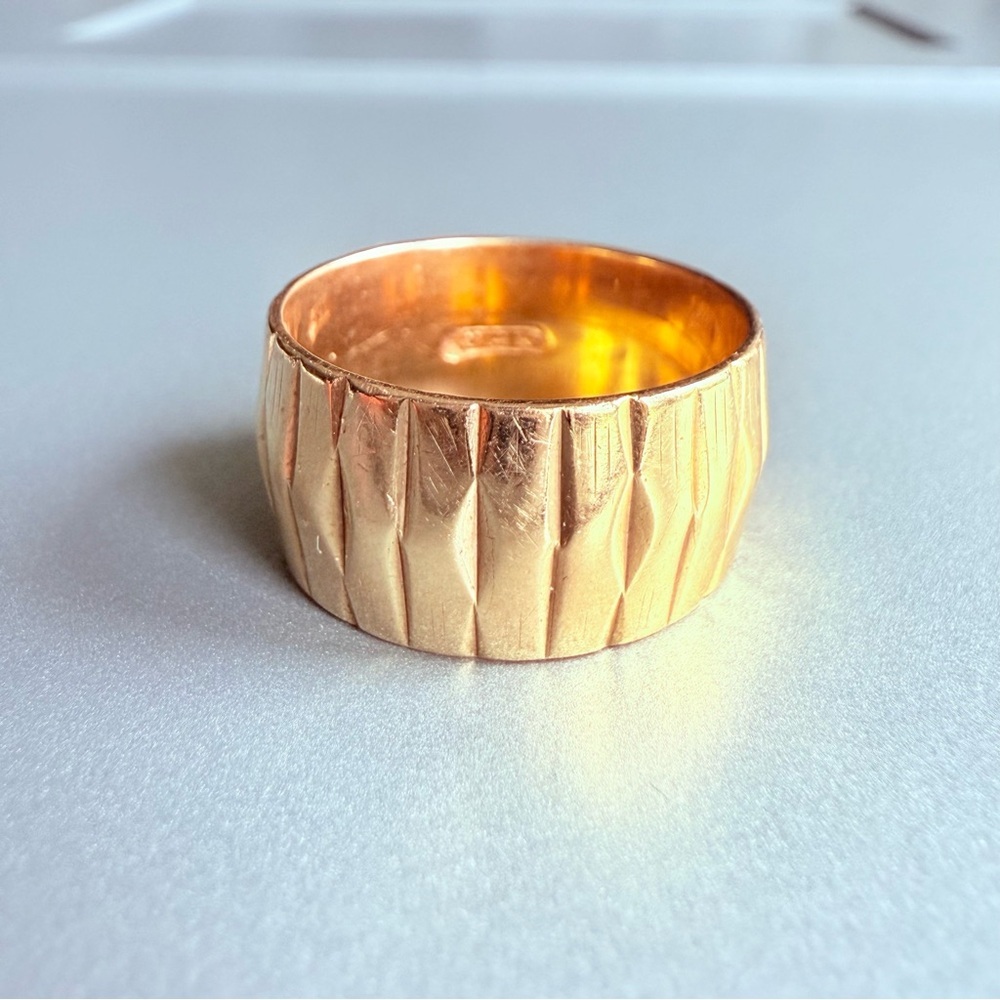 Solid 14k Yellow Gold Textured Patterned Ribbed W… - image 4